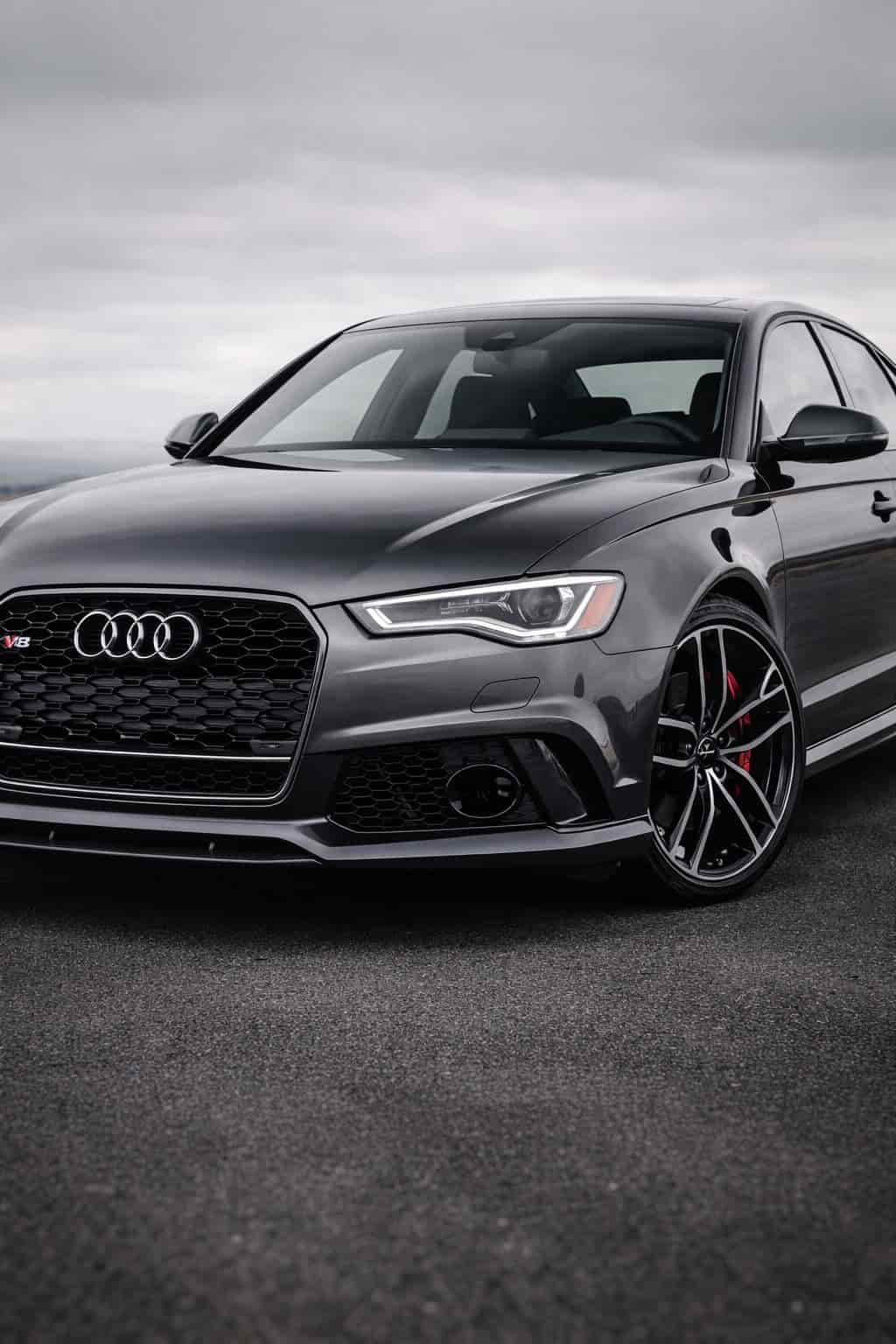 تصویر خودروی ائودی 8 سیلندر