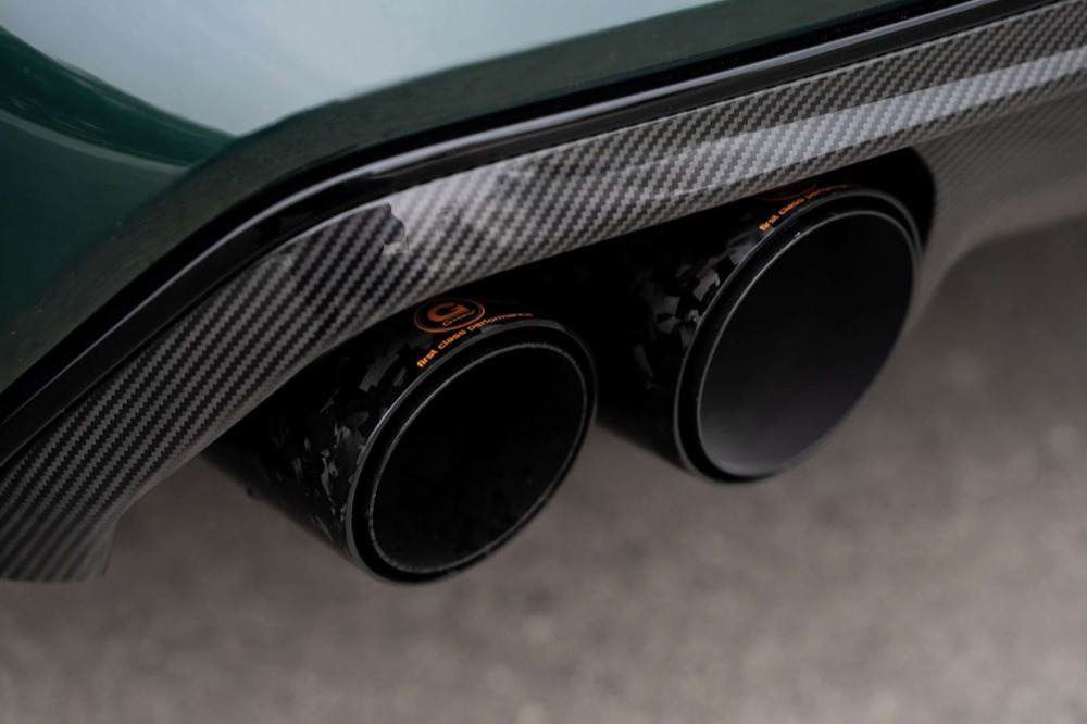 تصویر اگزوز خودروی بی ام و M8